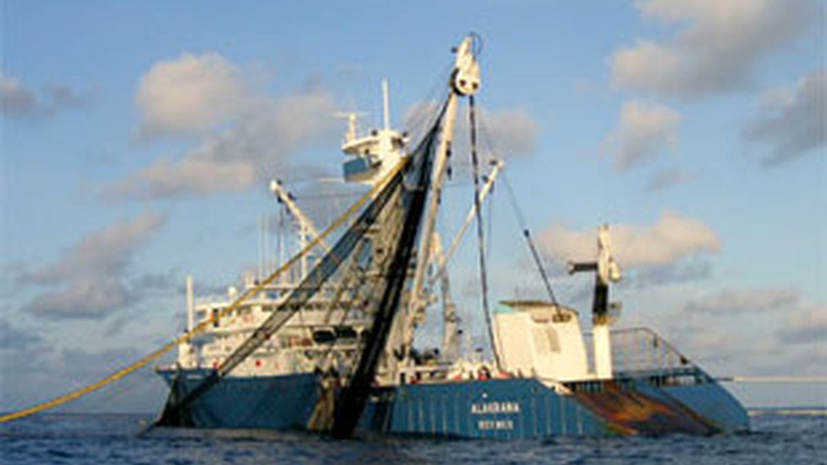 El buque español 'Alakrana' permanece secuestra por piratas somalíes desde el 2 de octubre. FOTO: Archivo