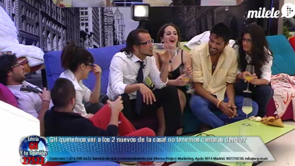 Marta y Cristian, muy juntitos en la fiesta de GH