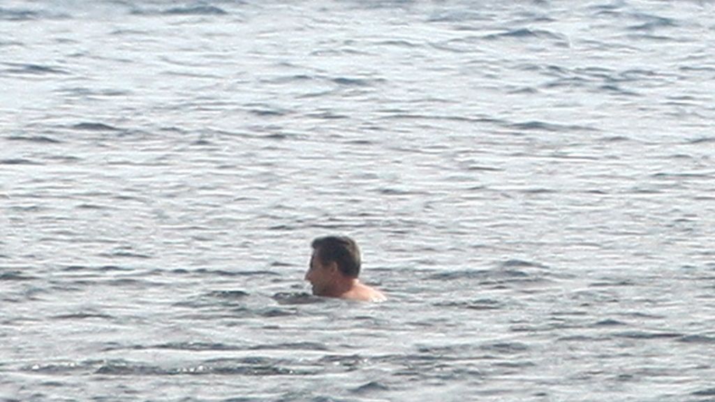 Sarkozy y Bruni, vacaciones en el mar