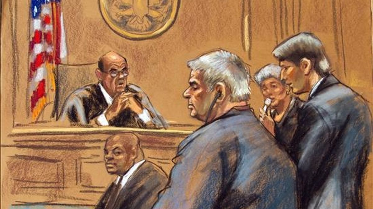Boceto en el que se puede apreciar al juez Alvin K. Hellertein (izda) mientras impone una sentencia de 15 años de prisión sin derecho a libertad condicional a Luis Armando Peña Soltren (centro), en presencia de su abogado, James E. Newman (dcha). EFE Boceto en el que se puede apreciar al juez Alvin K. Hellertein (izda) mientras impone una sentencia de 15 años de prisión sin derecho a libertad condicional a Luis Armando Peña Soltren (centro), en presencia de su abogado, James E. Newman (dcha). EFE