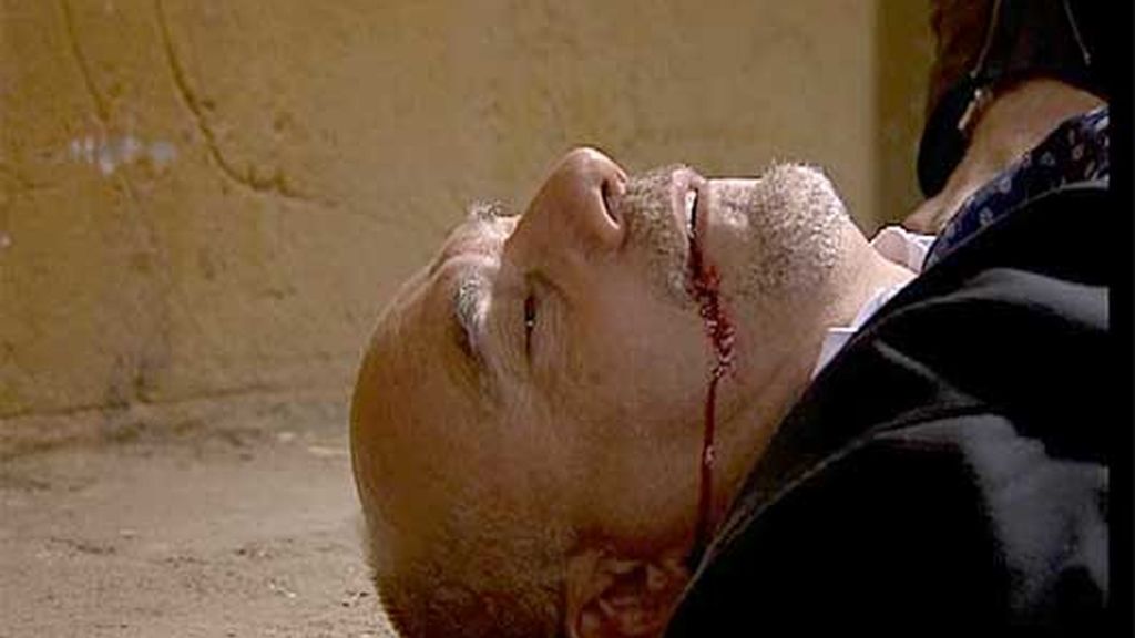 La Roca descubre que su tío mandó matar a su padre