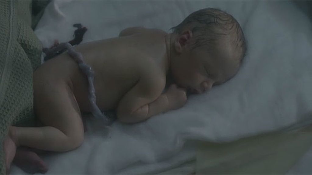 Jenny Lee trae su primer bebé al mundo