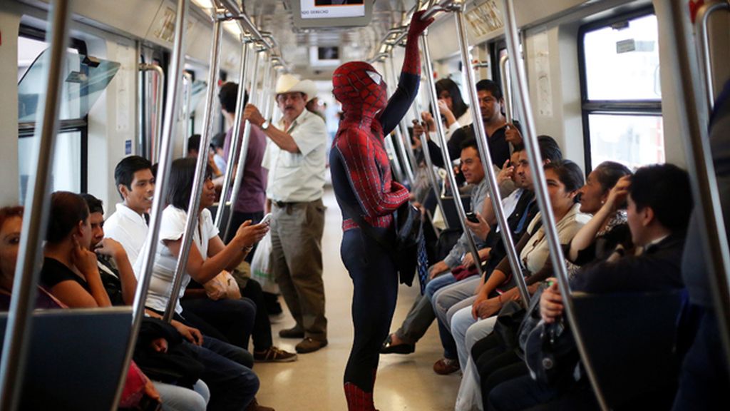 Spider-teacher: el profesor que acude a clase vestido como Spiderman