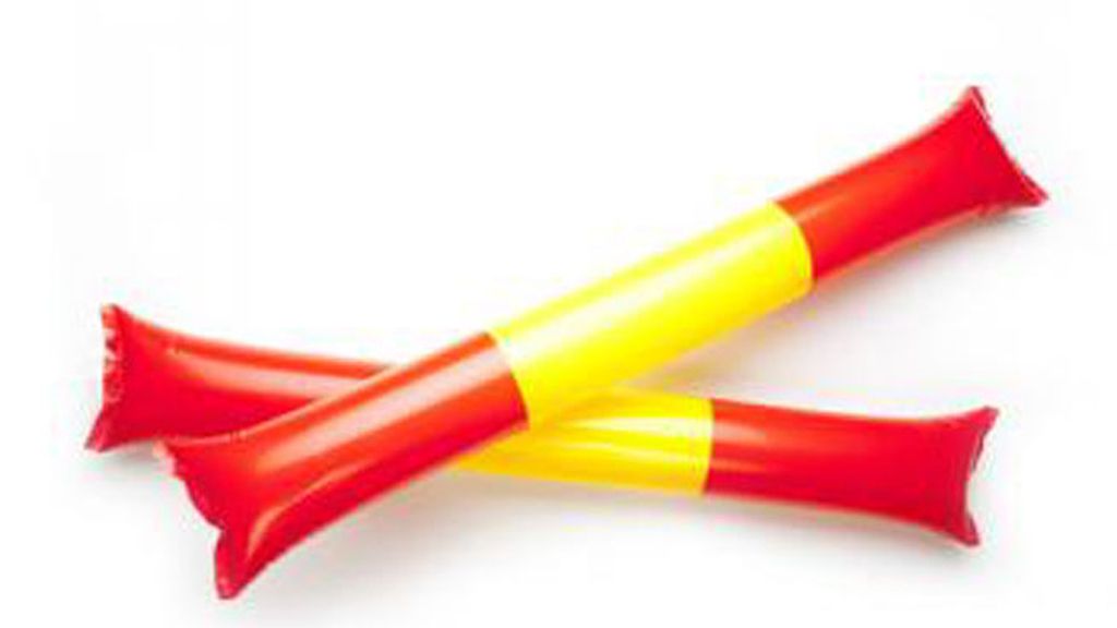 No son "vuvucelas", pero tu vecino se contagiará de tu pasíon durante los partidos