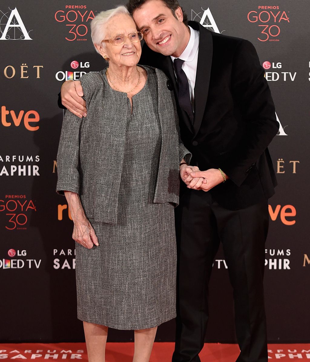 Antonia Guzman junto a su nieto, el director Daniel Guzman