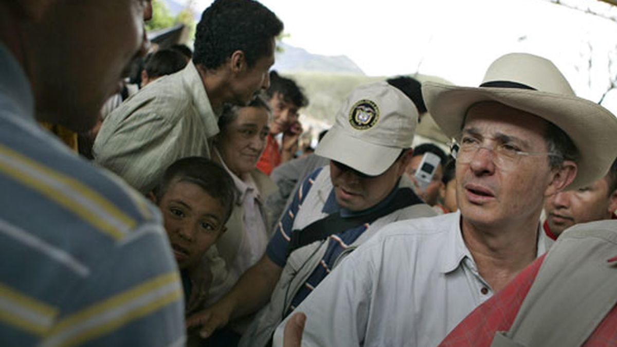 Álvaro Uribe habla tras la muerte de Tirofijo. Video: Informativos Telecinco