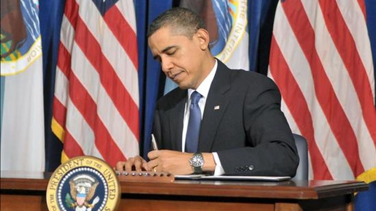 Obama firmó la medida, junto con otras 33 nuevas leyes, sin ningún tipo de publicidad en la Casa Blanca, tras su llegada a la residencia presidencial al regresar de sus vacaciones navideñas en Hawai. EFE/Archivo