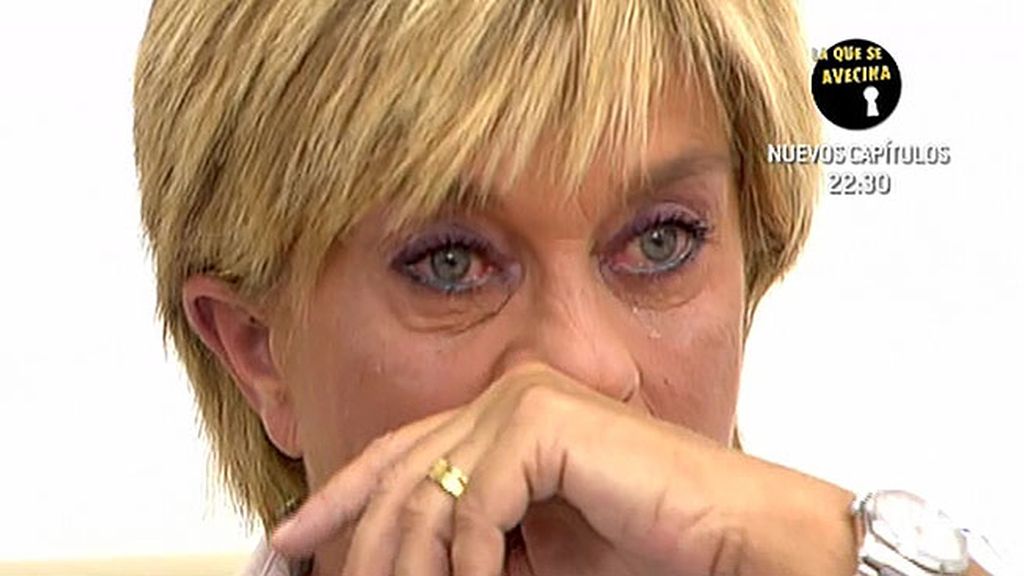 La colaboradora no puede evitar las lágrimas