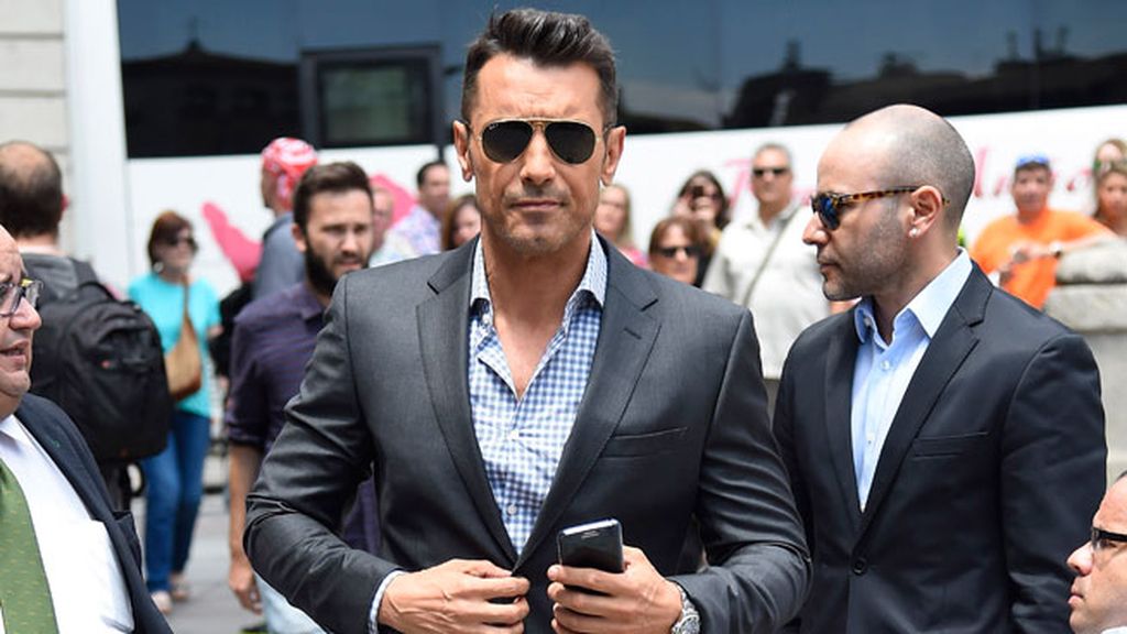 Capilla ardiente por Pedro Zerolo en casa de la villa de Madrid