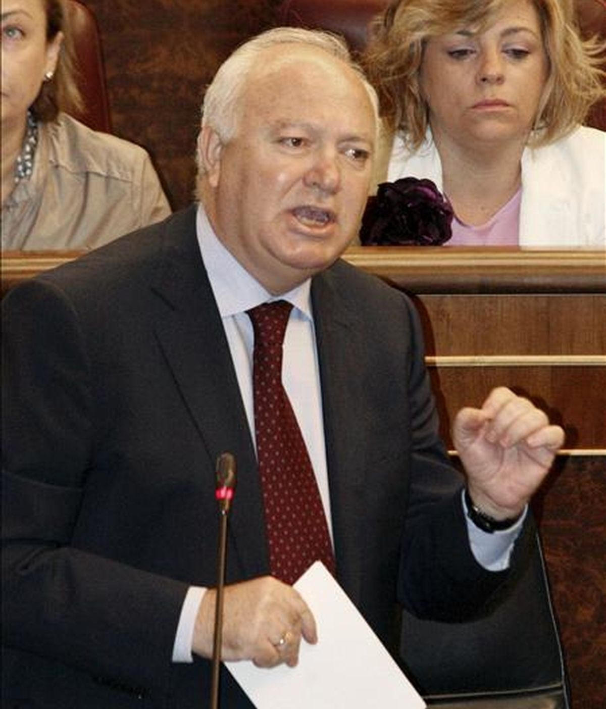 El ministro de Asuntos Exteriores, Miguel Ángel Moratinos, durante una de sus intervenciones. EFE/Archivo El ministro de Asuntos Exteriores, Miguel Ángel Moratinos, durante una de sus intervenciones. EFE/Archivo