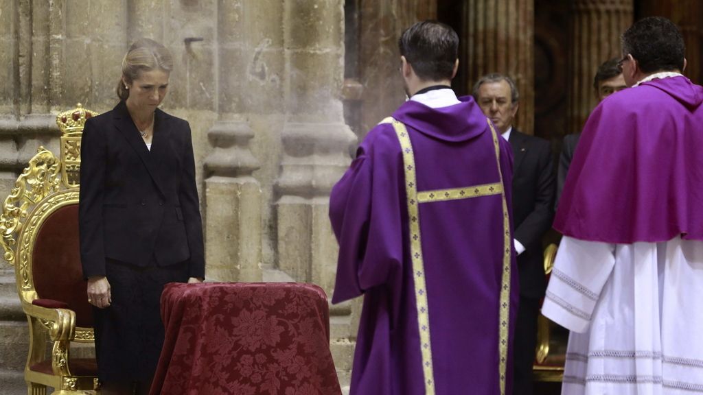 La infanta Elena en la misa funeral por la duquesa de Alba