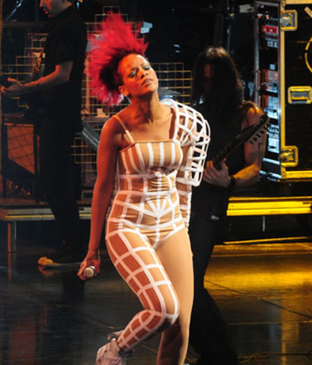 Rihanna, desatada en concierto