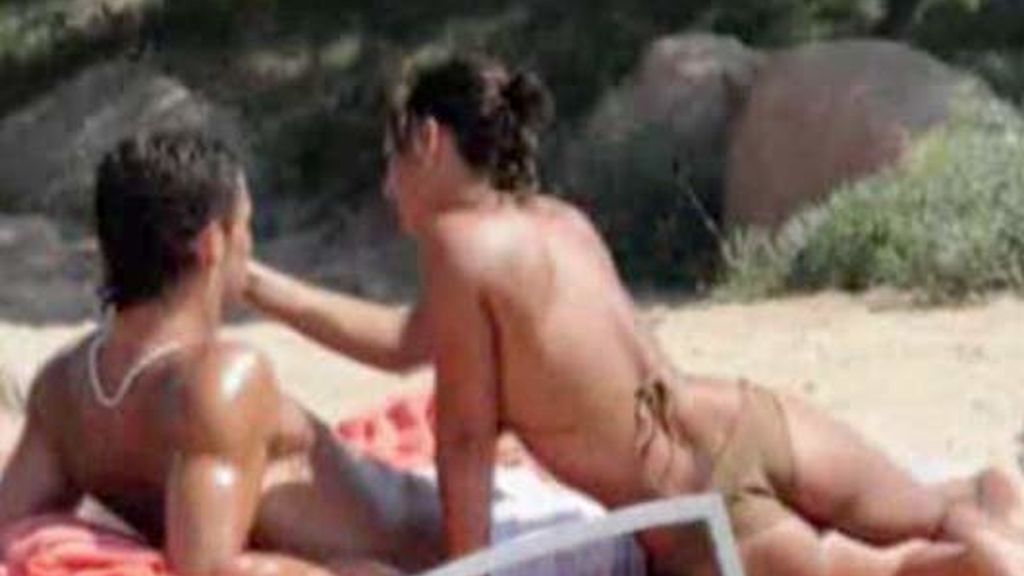Cristiano y su novia, pasión en la playa
