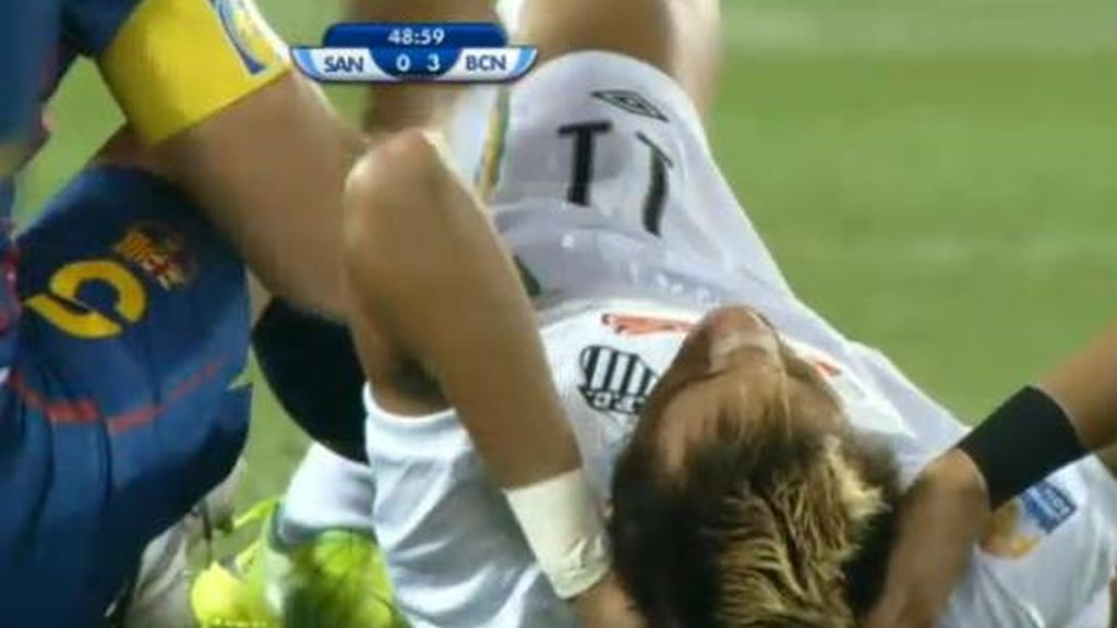 Cabezazo de Puyol a Neymar