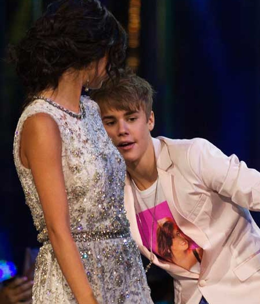 Bieber y Selena, sobre el escenario
