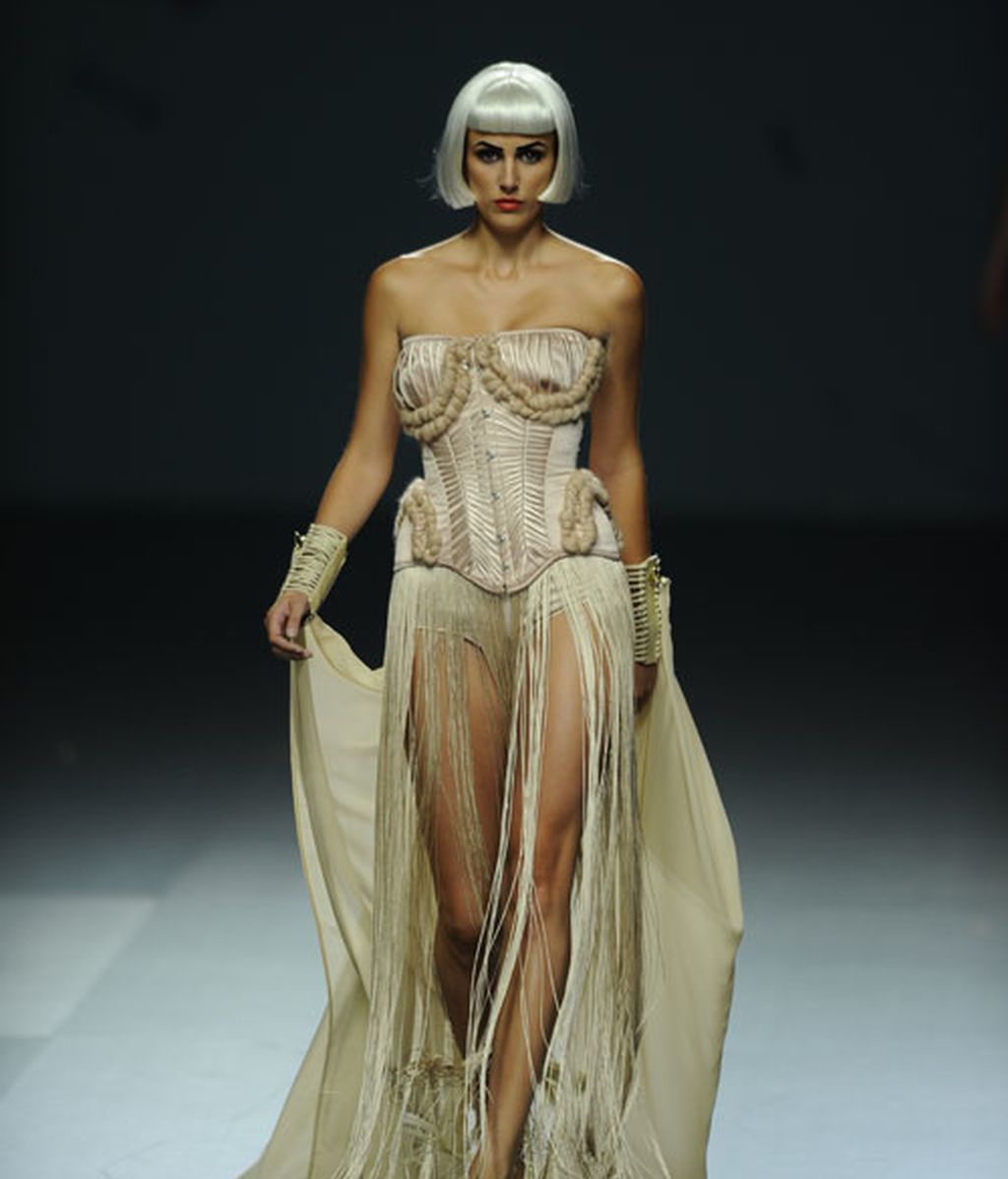 Así son los fetiches de Maya Hansen