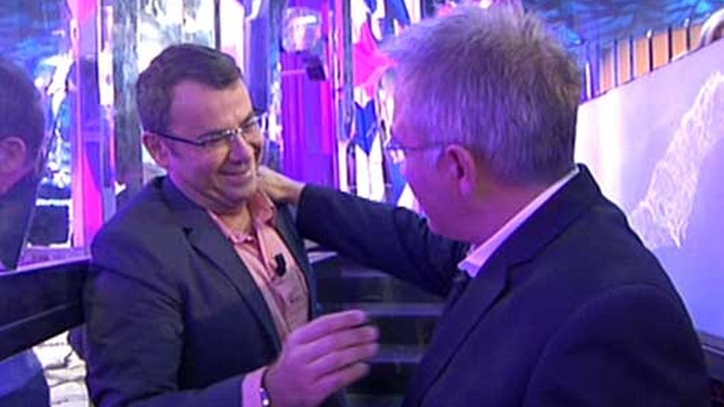 Javier Sardá visita el plató de 'Sálvame'