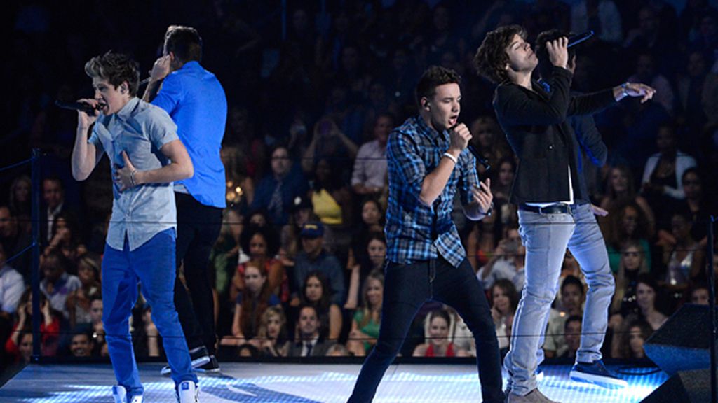 Los 'One Direction' arrasaron en los MTV Awards
