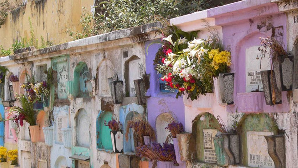 Un cementerio cargado de color en Guatemala