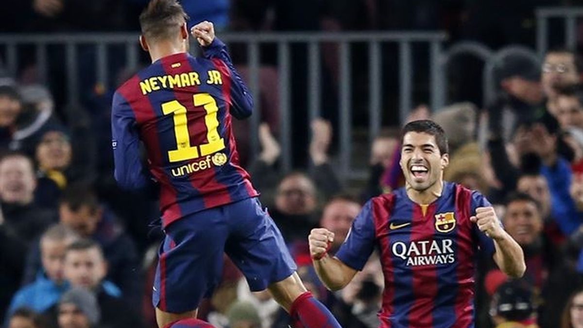 Neymar y Luis Suárez celebran el segundo gol del Barça al PSG