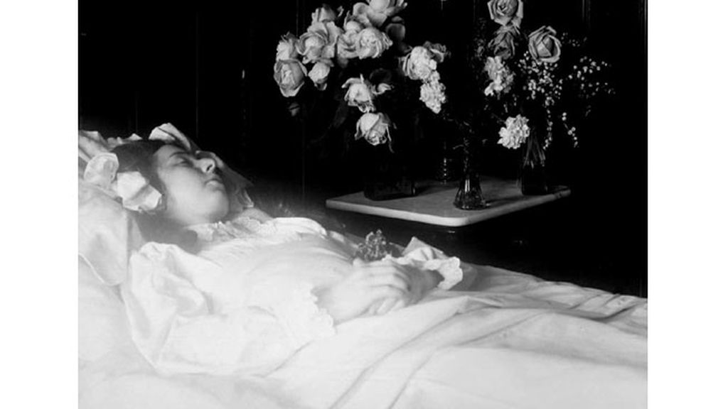 Las fotografías post-mortem, de moda en la época victoriana