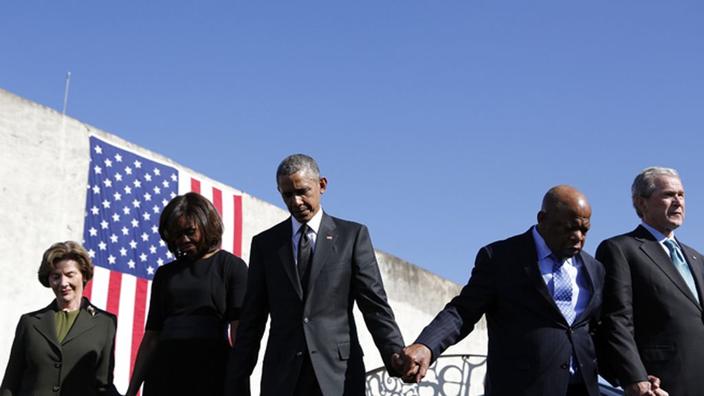 Obama cruza el puente de Selma, símbolo de la lucha por los derechos civiles