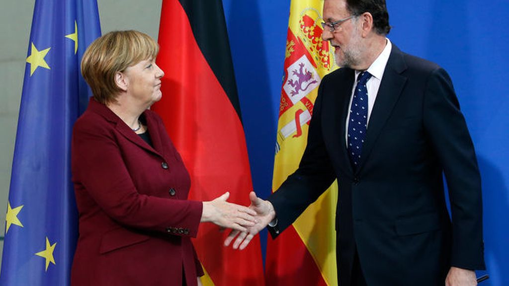 Rajoy se compromete ante Merkel a cumplir con el déficit