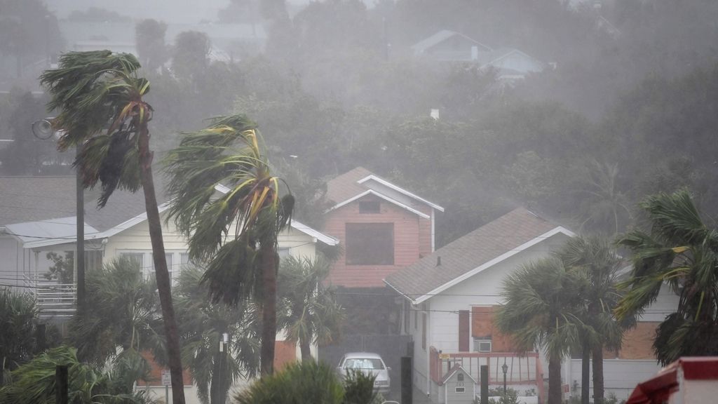 El huracán Matthew sigue peinando la costa este de Estados Unidos