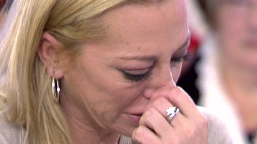 No explicaba el motivo, pero la co - presentadora no podía evitar las lágrimas