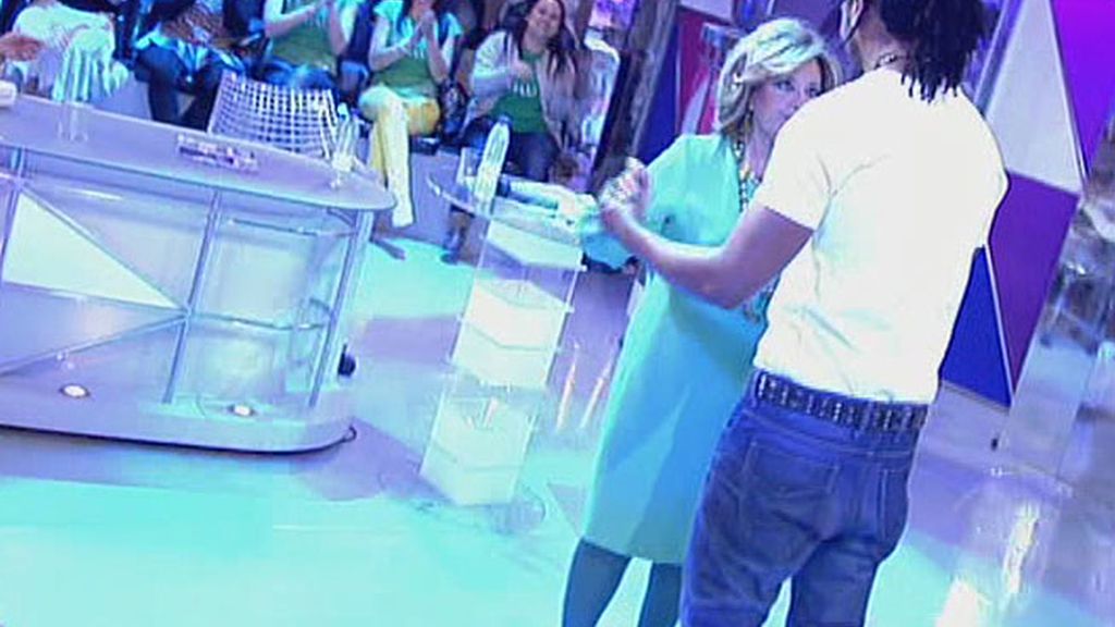 La defensora de la audiencia también baila
