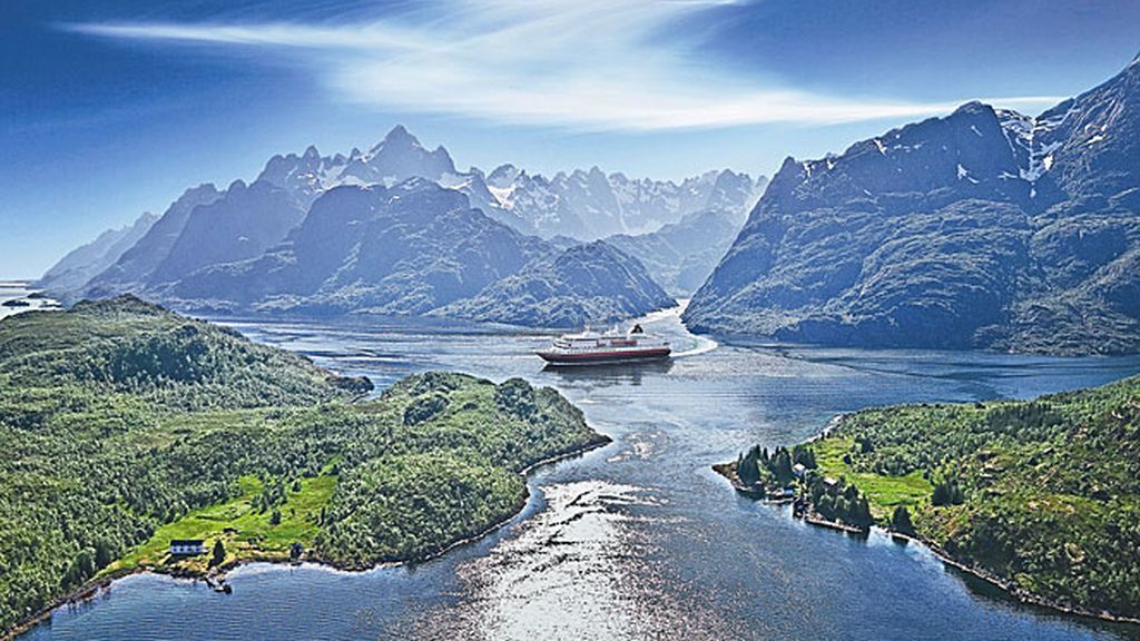 Participa en cuatro.com y gana un viaje en barco por Noruega con Hurtigruten
