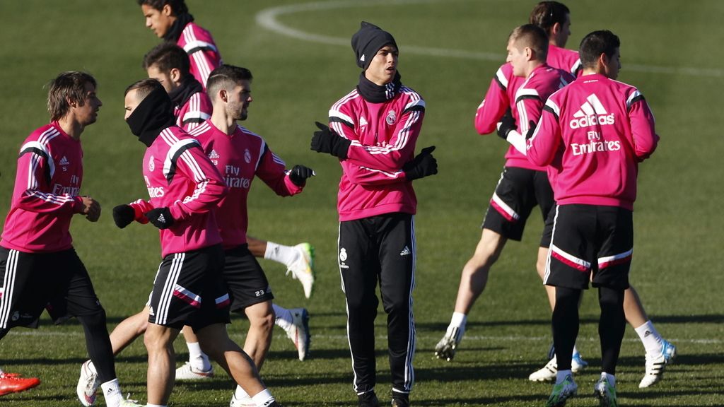 Ambiente distendido en el entrenamiento del Real Madrid
