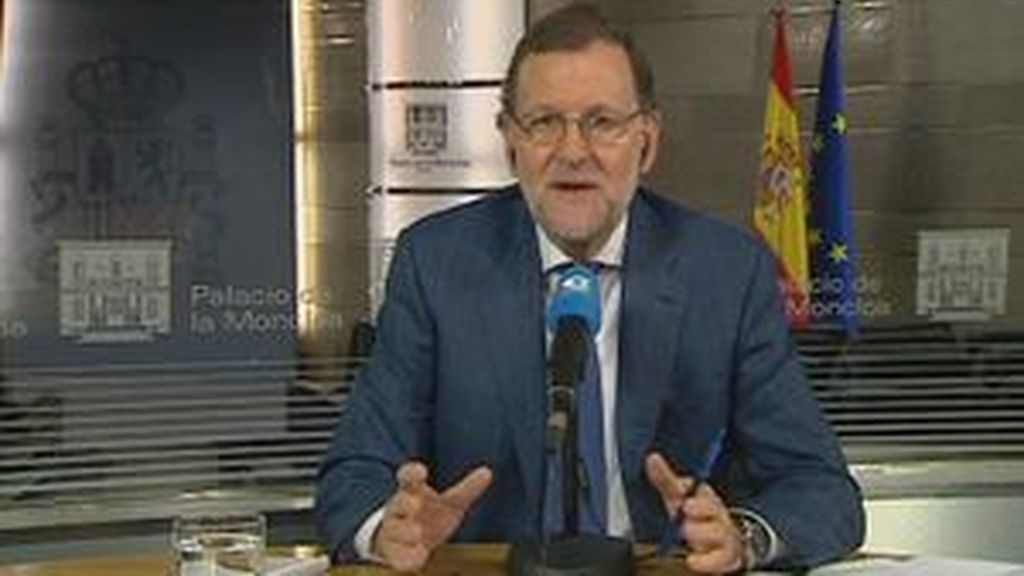 Rajoy no rechaza reformar la Constitución si hay pacto con PSOE y Ciudadanos