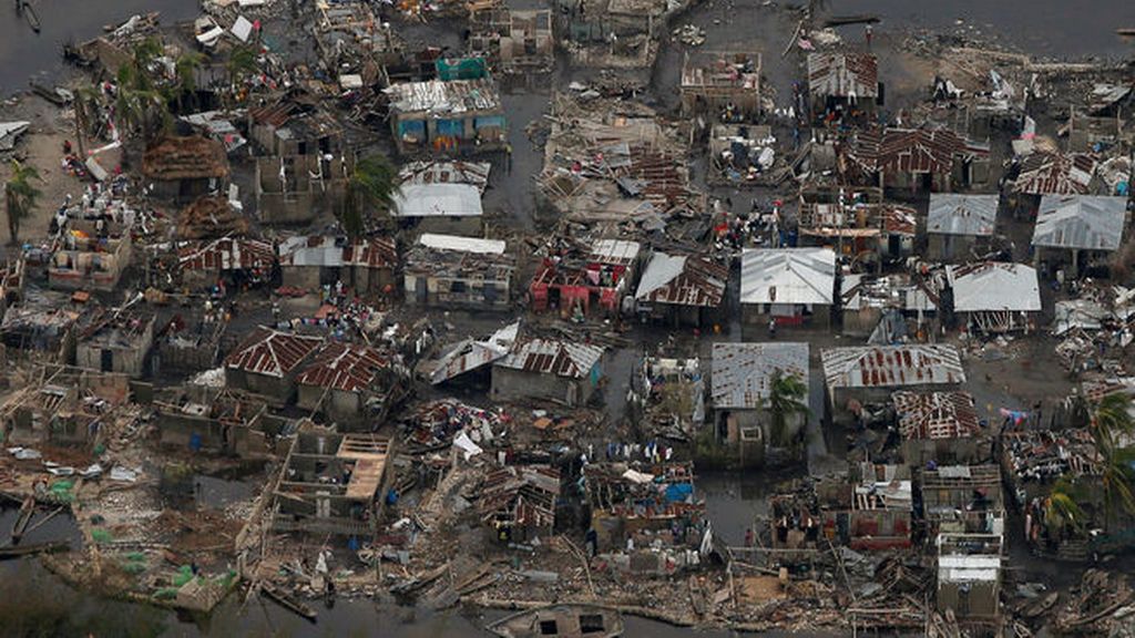 Matthew golpea Florida tras dejar más de 300 muertos en Haití