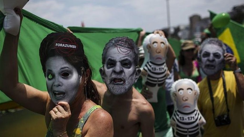Miles de brasileños protestan contra la gestión de Dilma Rousseff