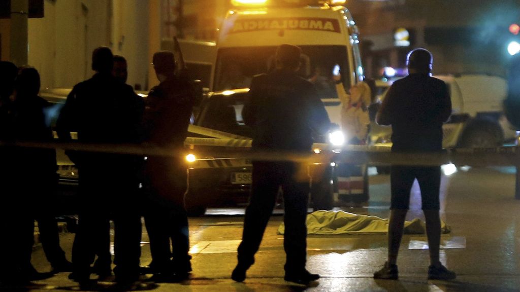 Fallecen de varios disparos una mujer y a la madre de ésta en plena calle en Llíria
