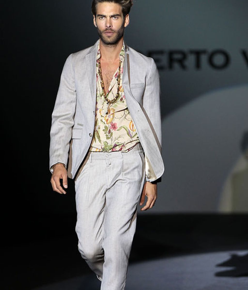 Kortajarena pone el broche a la sensualidad tribal de Roberto Verino