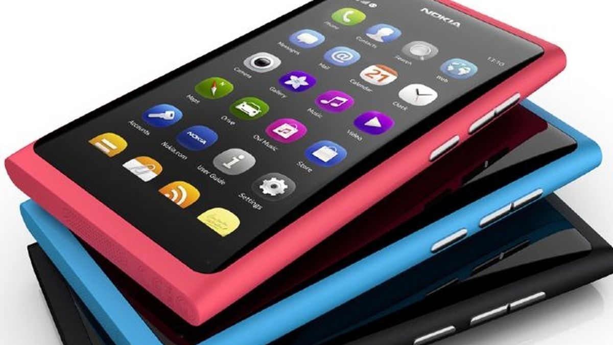 El nuevo N9, el primer MeeGo, llegará a las tiendas este mismo año. El dispositivo cuenta con una pantalla AMOLED de 3,9 pulgadas (854 x 480), no dispone de teclado físico, y llega en dos versiones de 16 ó 64 GB a escoger y 1 GB de RAM.
