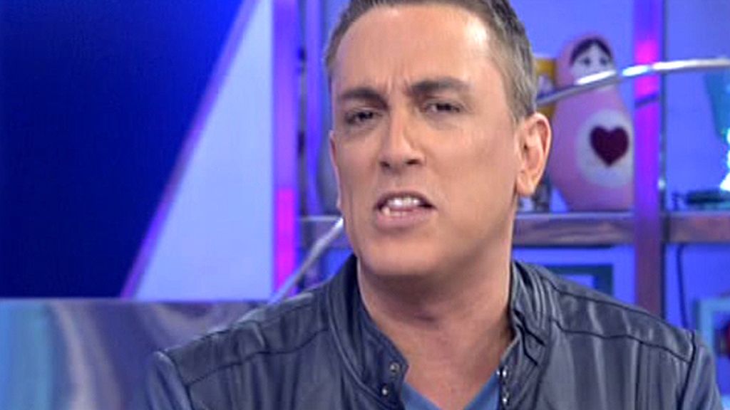 El equipo se desmadra analizando el encuentro de Alesandro y Noemí