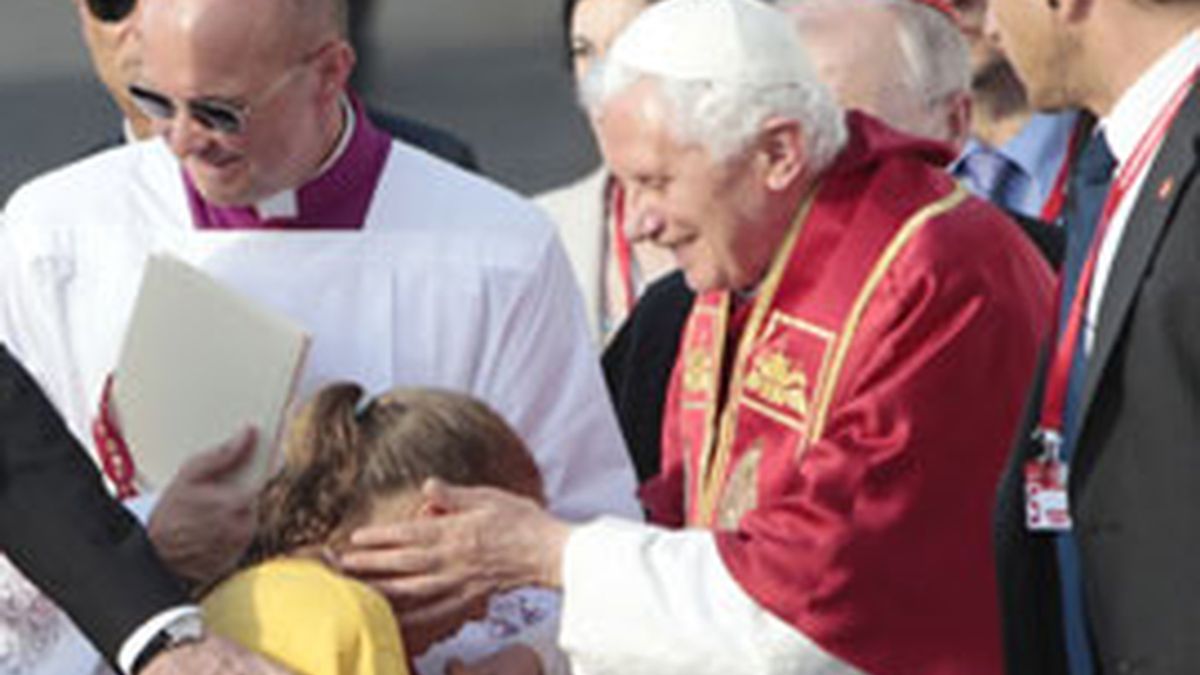 El Papa confesará a tres jóvenes este sábado en la catedral de la Almudena. Foto: Gtres.