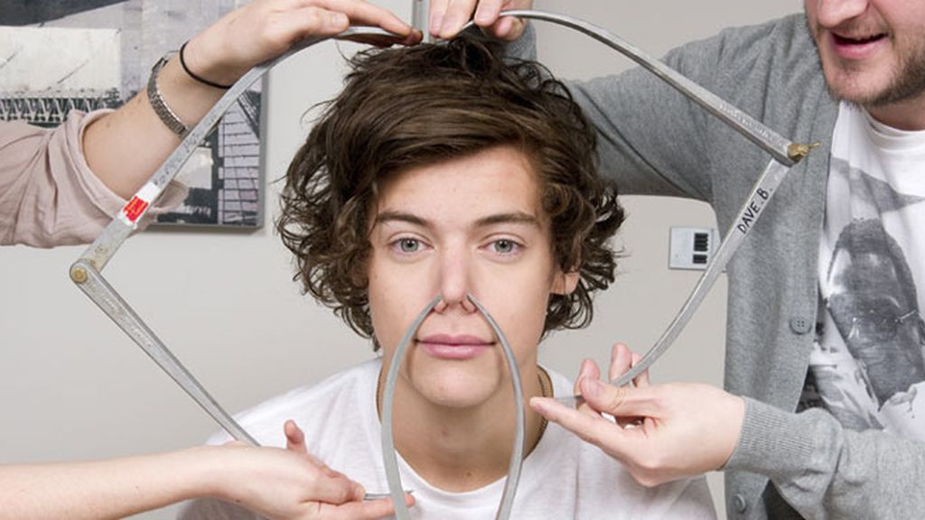 Los chicos de One Direction se preparan para su figura de cera