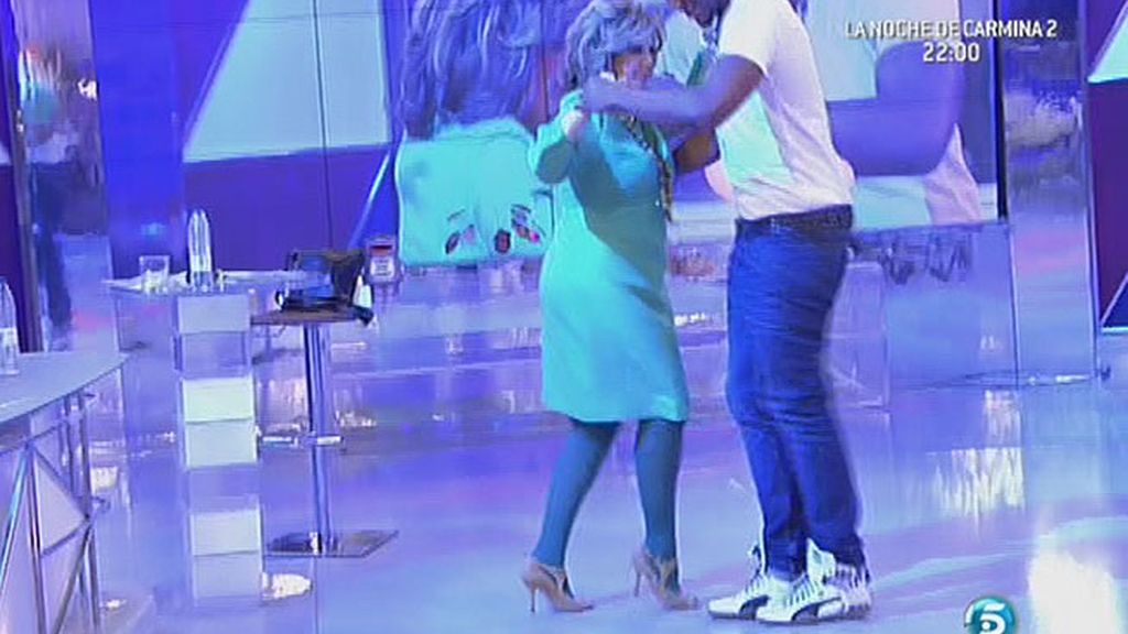 La defensora de la audiencia también baila