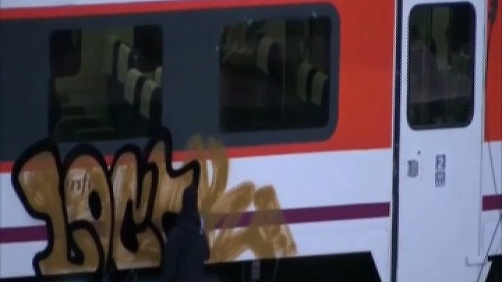 Detenidos en Madrid 10 grafiteros por pintar 168 vagones de tren
