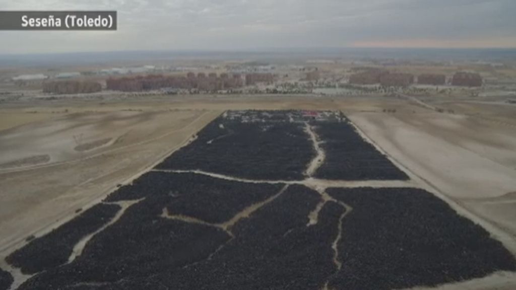 Imágenes a vista de dron del cementerio de neumáticos antes del incendio