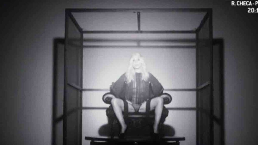 A sus 46 años, la cantante luce espectacular en su último videoclip