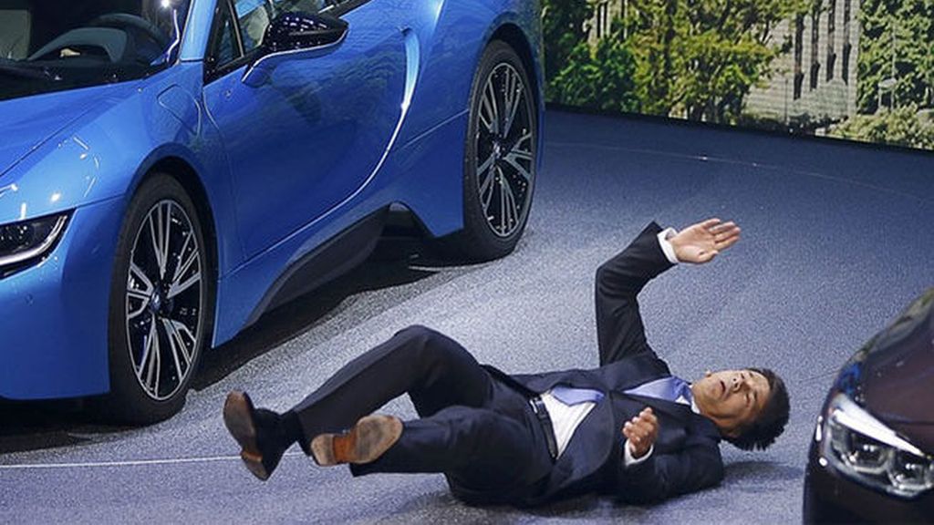 El CEO de BMW se desmaya cuando presentaba los nuevos modelos de la marca