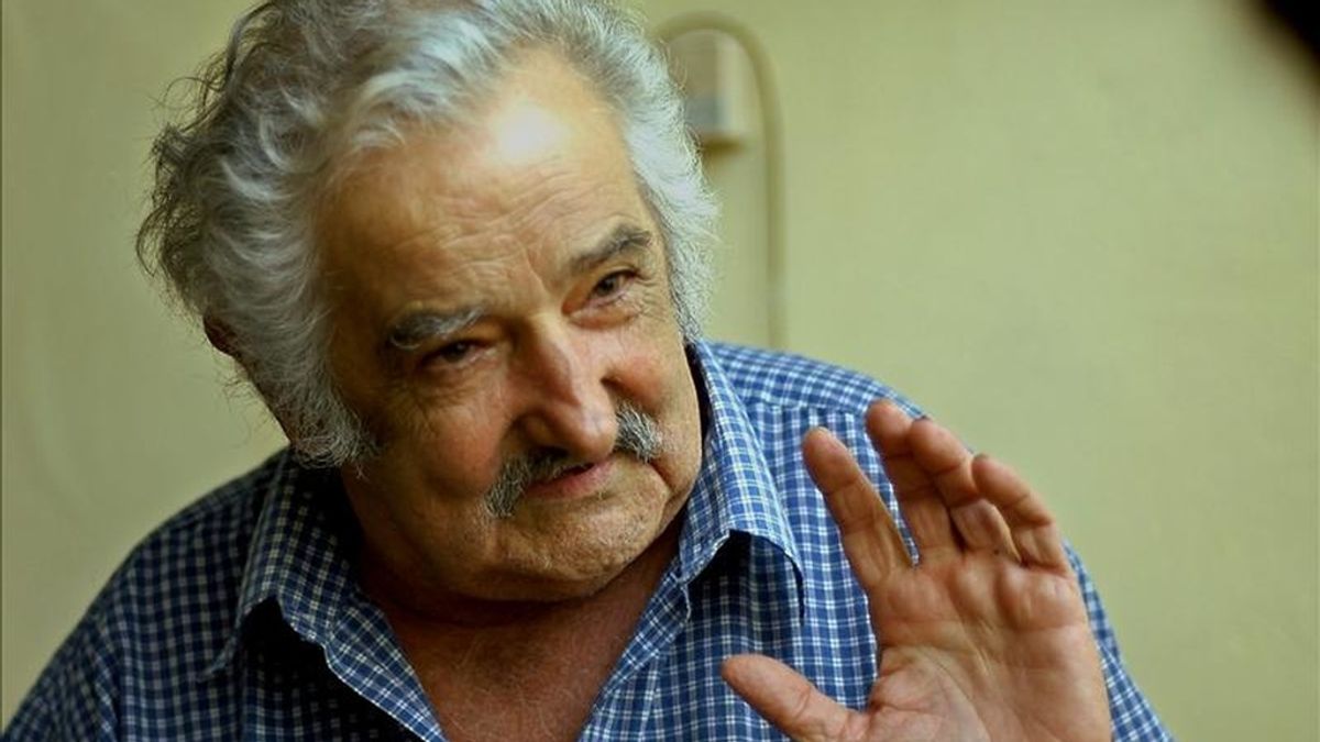Mujica arribará mañana a Lima para reunirse con su colega peruano, Alan García, con el titular del Congreso, César Zumaeta, y con la alcaldesa de Lima, Susana Villarán. EFE/Archivo