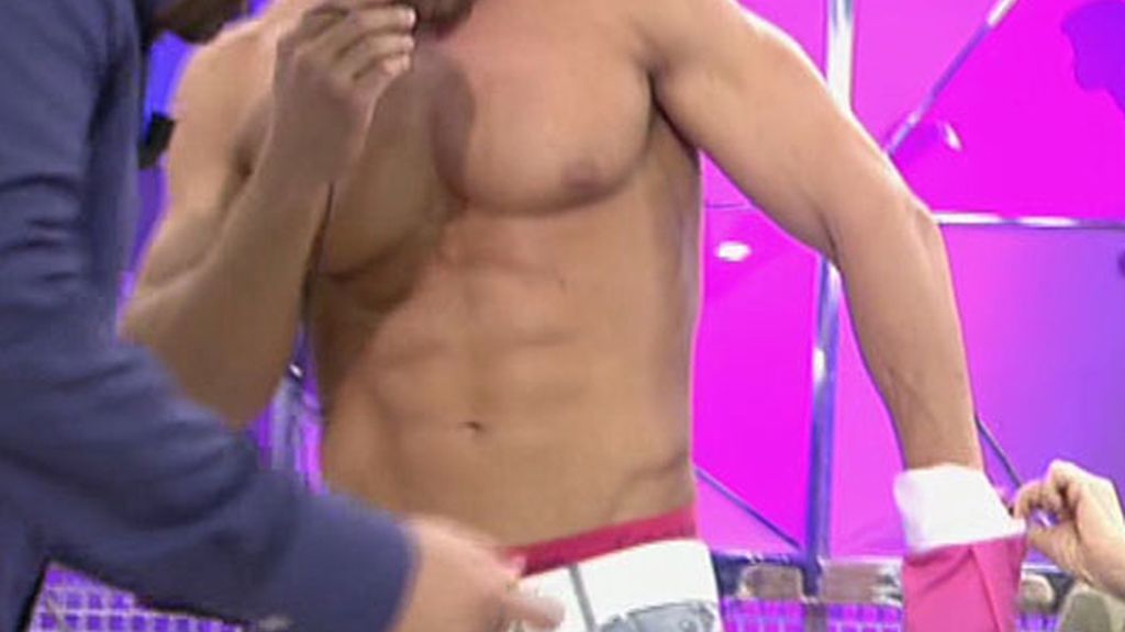 Rafa Mora presume de cuerpo