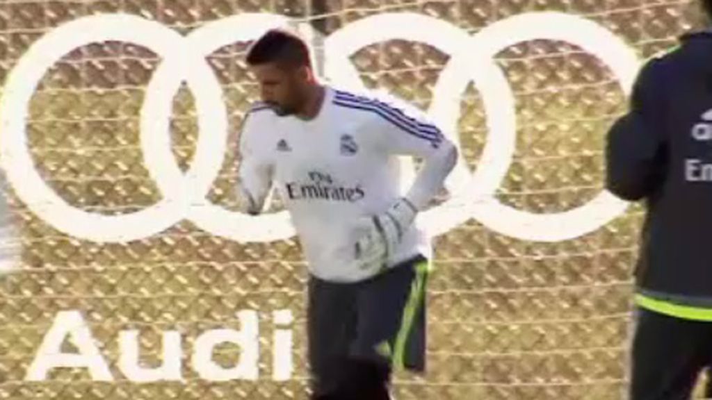 Kiko Casilla entrena ya con el Real Madrid