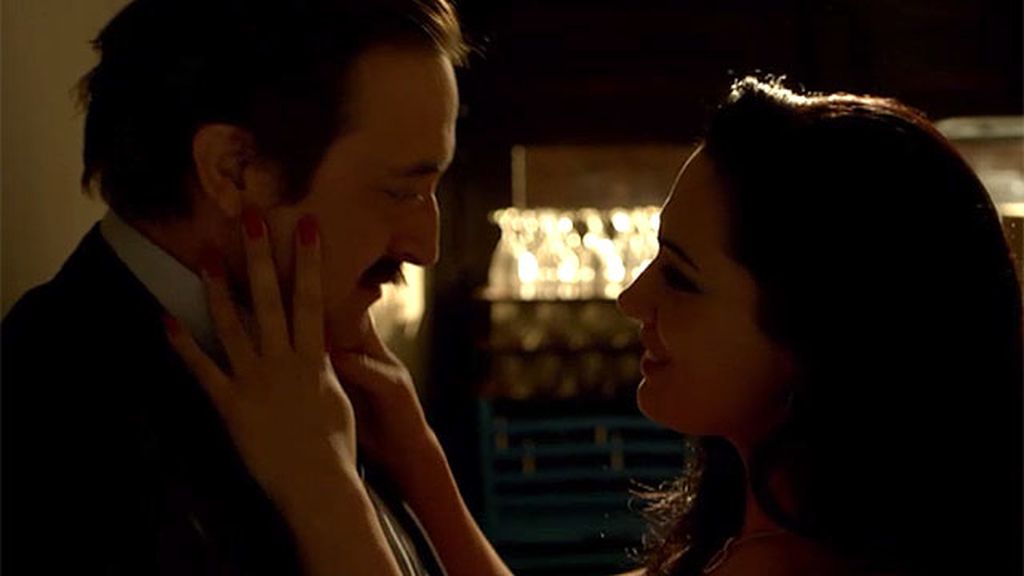 Julián, a Isabel: "Quiero que seas mi gitana, mi mujer, mi alcaldesa"